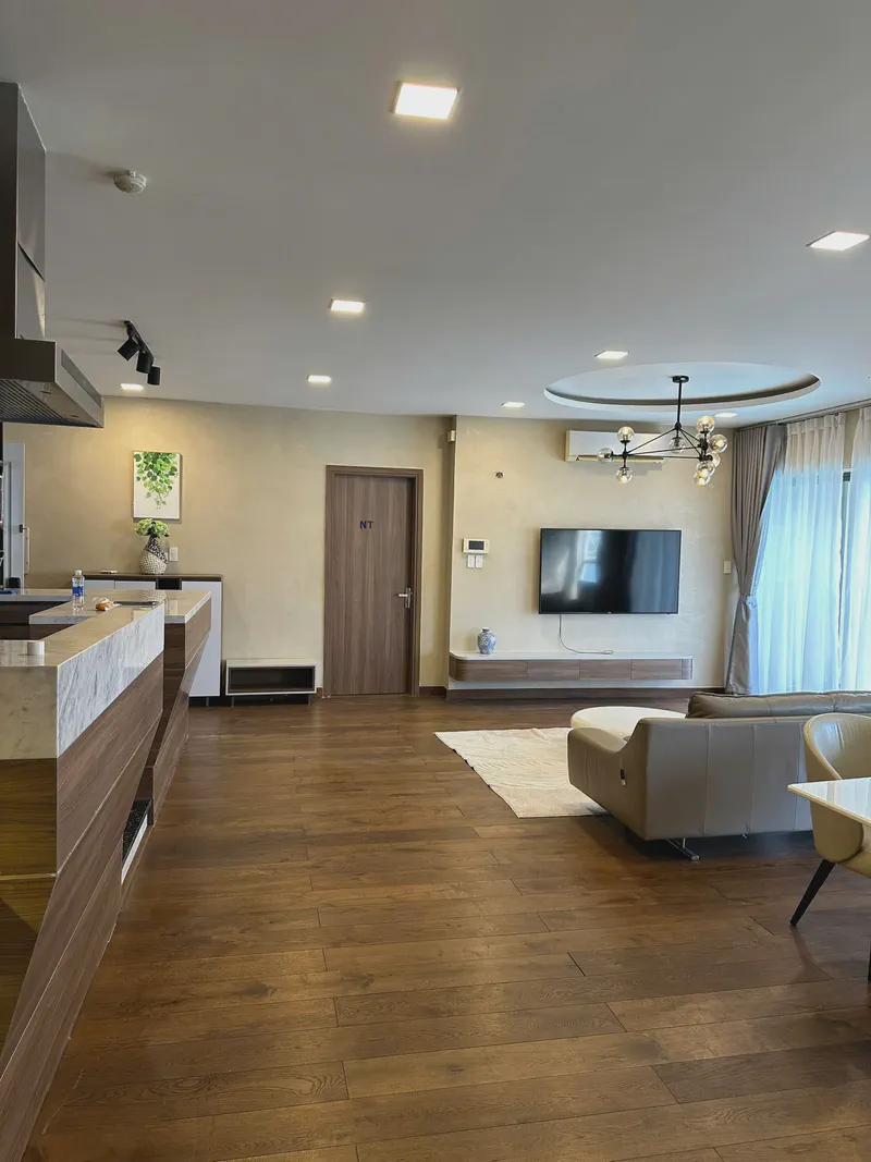 Da Nang Plaza Penthouse 306m² for rent in Hai Chau, Da Nang — living area