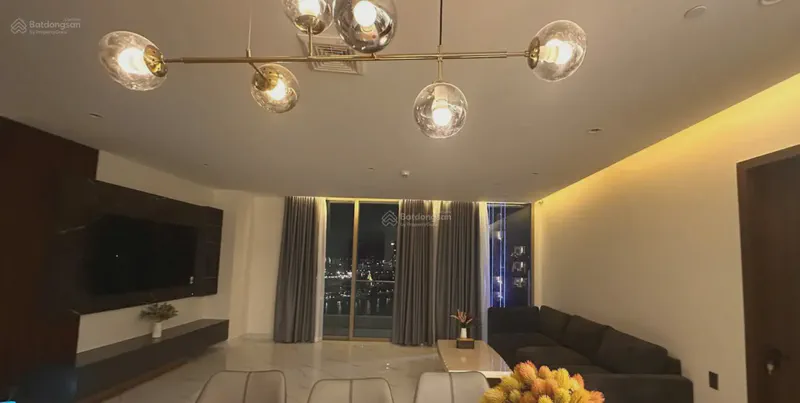 Hilton Residences River View 2-Bedroom 114m²