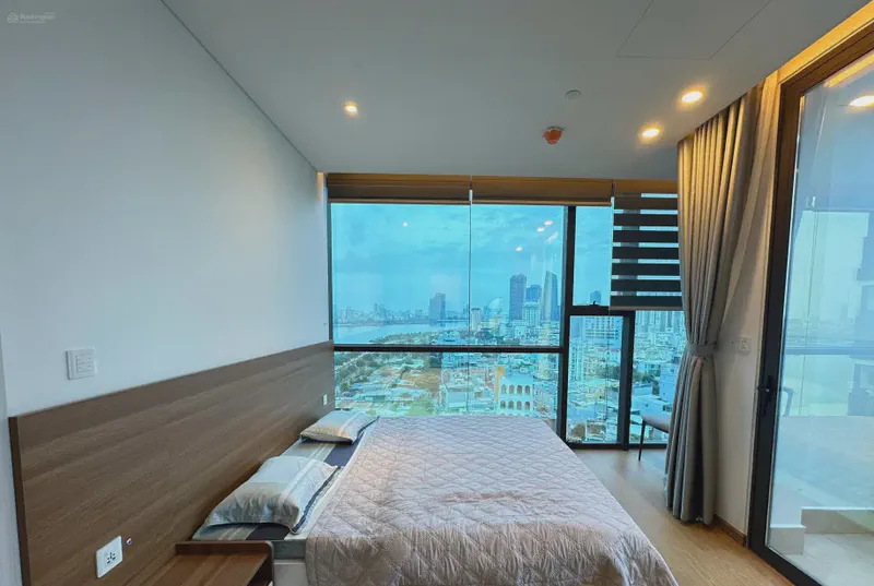 Sam Towers 1-Bedroom 51m² — main living area